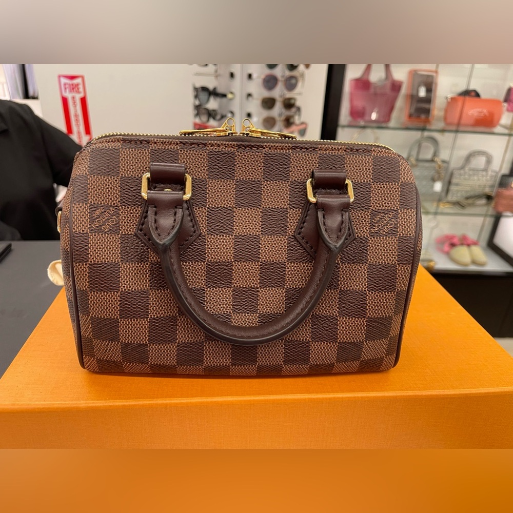 Authentic Speedy 20